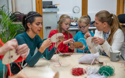 Nemzeti színű karkötők a közösség erejével
