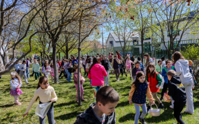 Húsvéti tojáskeresés a családok parkjában