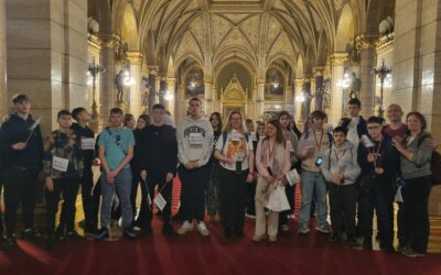 Különleges találkozás az Országházban – magyar és szlovén diákok közös élményekkel gazdagodtak
